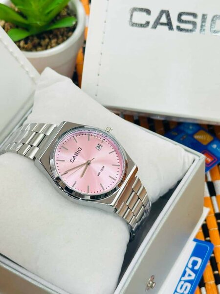Montres aiguilles .