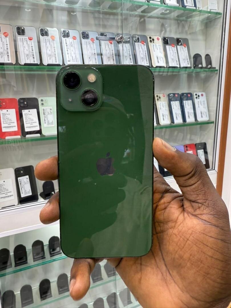 iPhone 13 vert