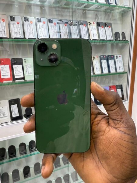 iPhone 13 vert