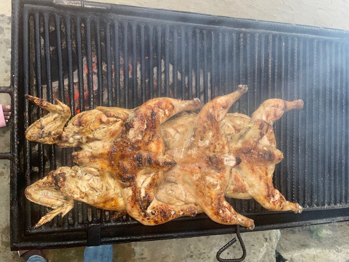 10 poulets flambés