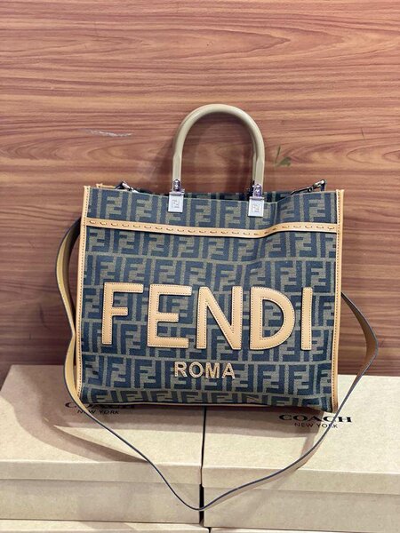 Hand bag's