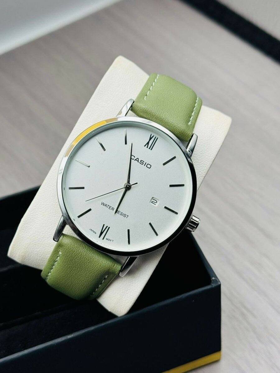 Montre élégante étanche homme
