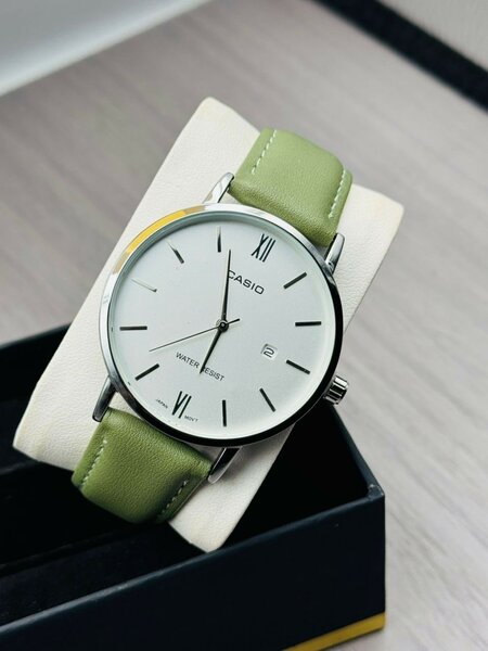 Montre élégante étanche homme