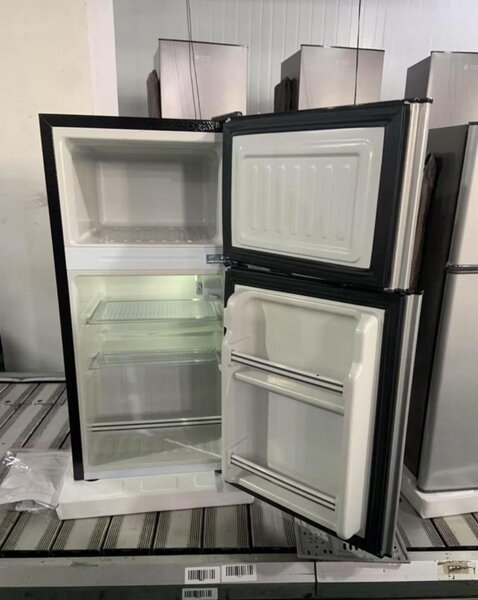 Réfrigérateur congélateur compact