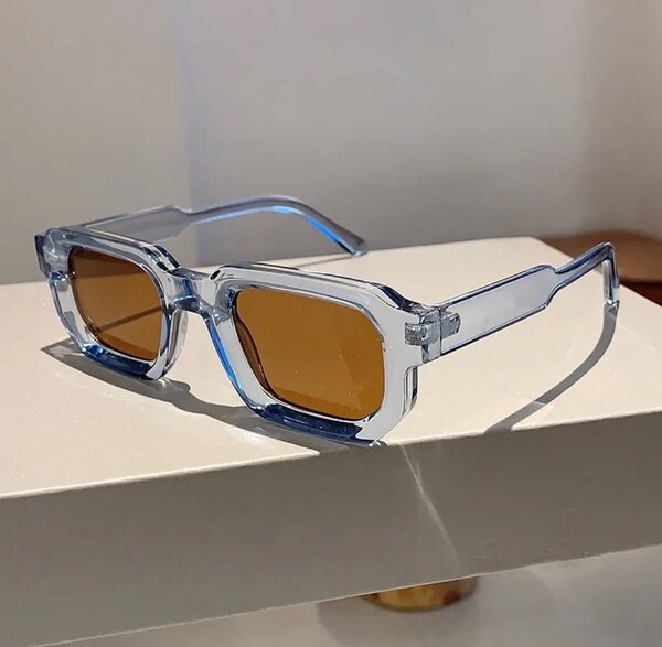 SUNGLASSE