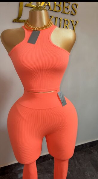 Seamless two pieces