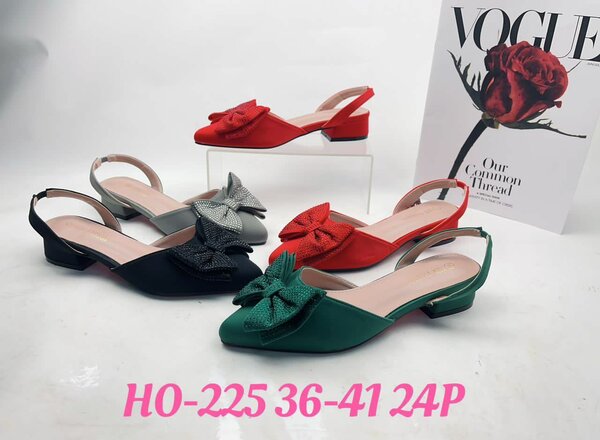 Flat heel sandals