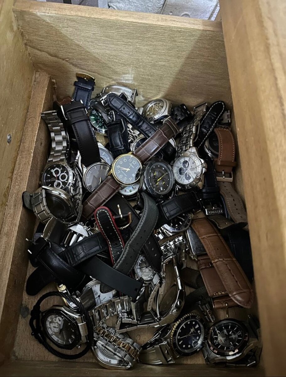 Montres élégantes variées