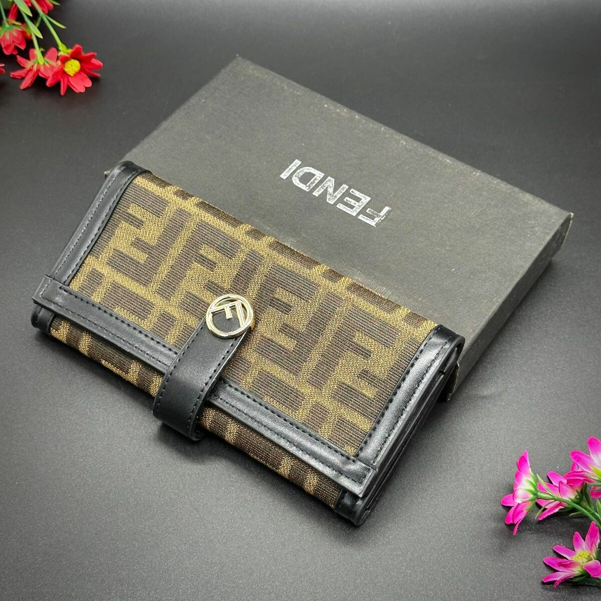 Fendi leather purse for ladies