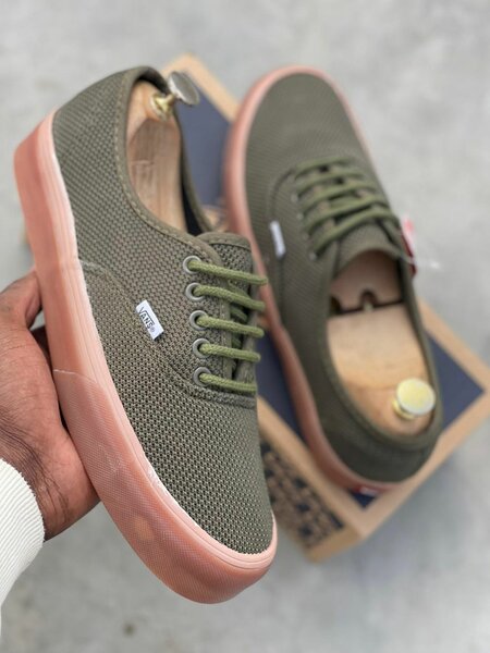 Van's