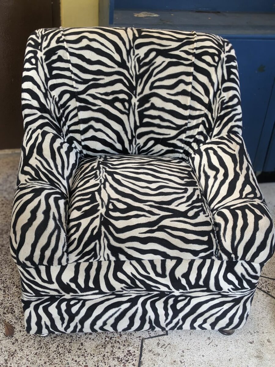 Single sofa