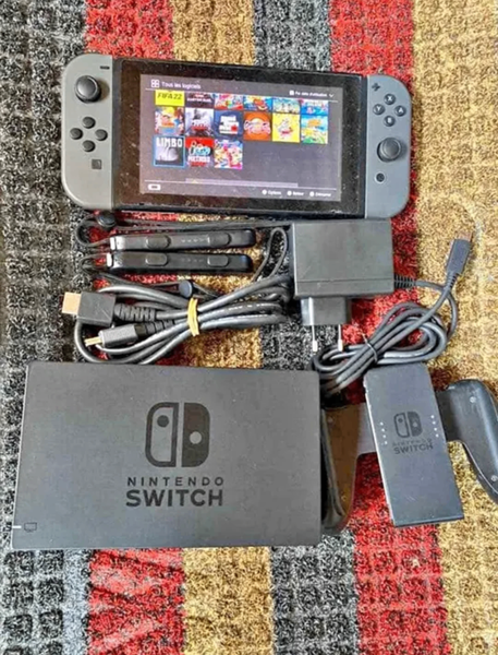 Console Nintendo Switch avec Accessoires