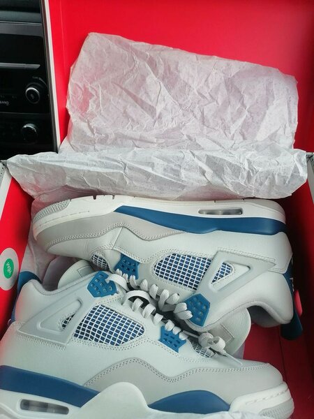Air Jordan 4