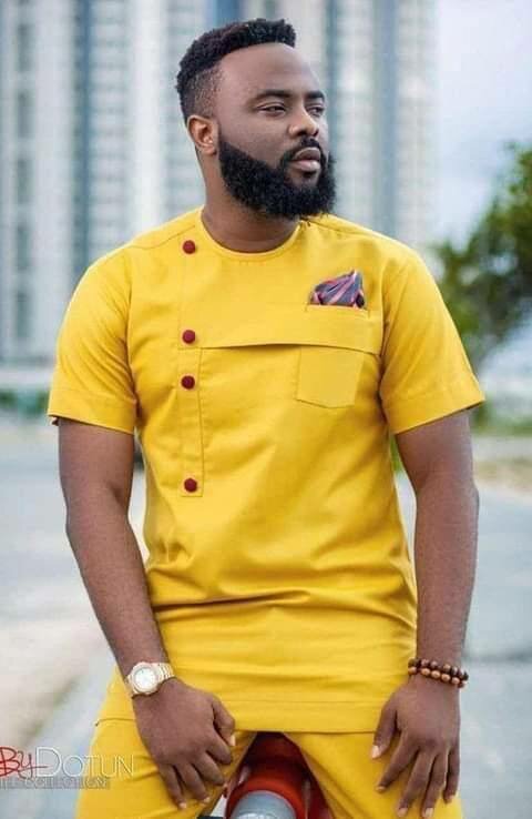 Tunique manches courtes pour homme
