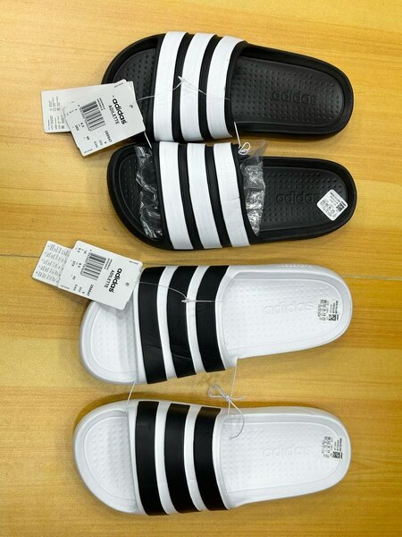 CLAQUETTES ADIDAS