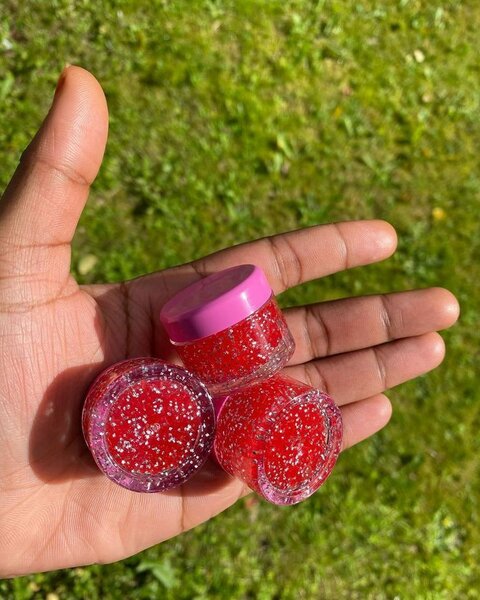 Lip scrub