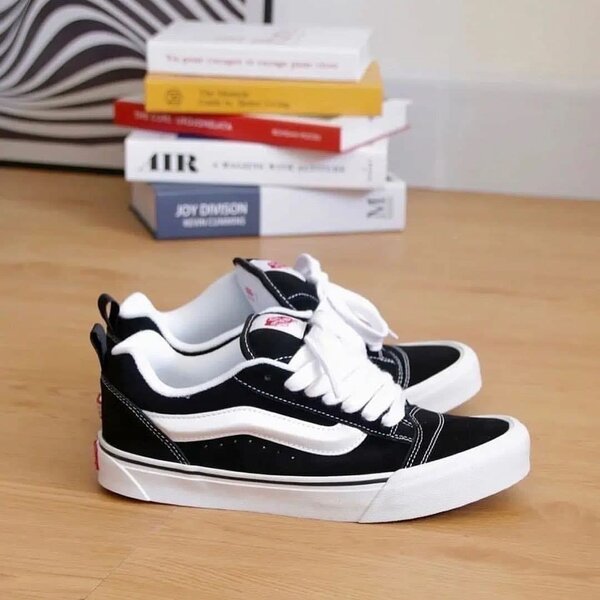 Vans KNU