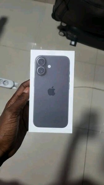iPhone 16 simple
