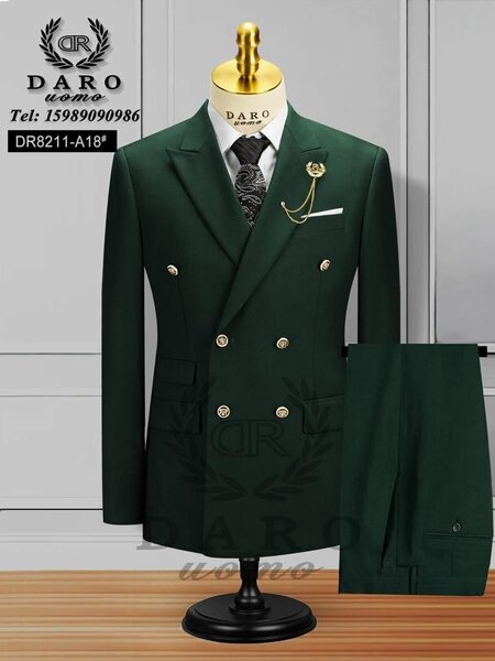 Daro double breasted suit