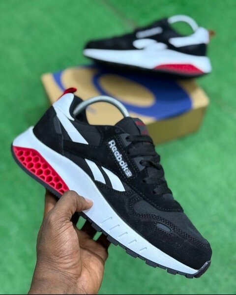 REEBOK CLASSIC