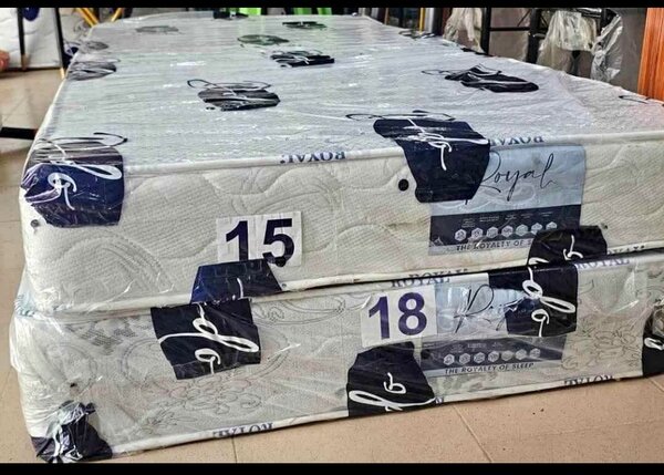 Matelas orthopédique brodé