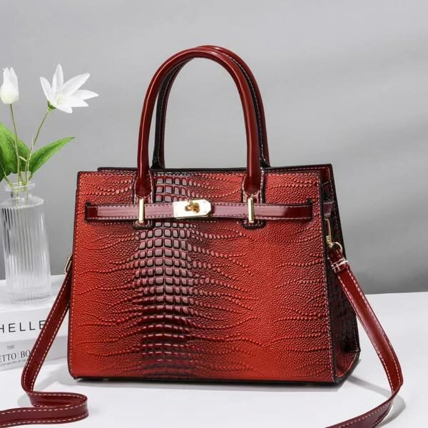Stylish and fashionable women's bag