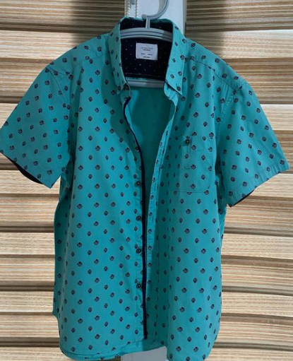 blue shirt