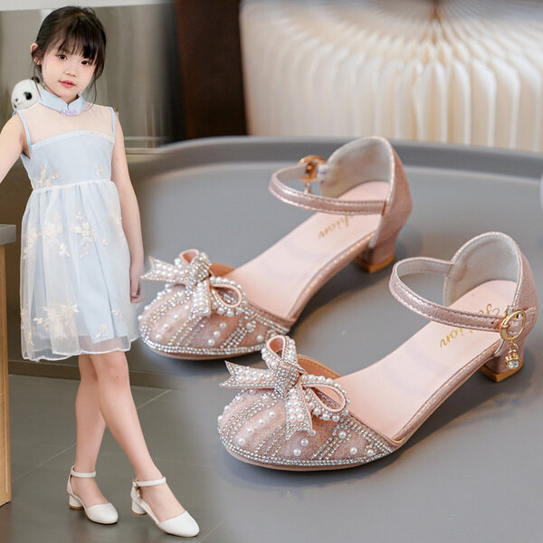 Girl's shoes