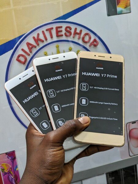 Huawei Y7