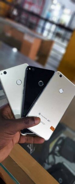 iPhone et  Huawei