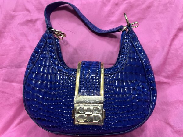 Ladies hobo bag