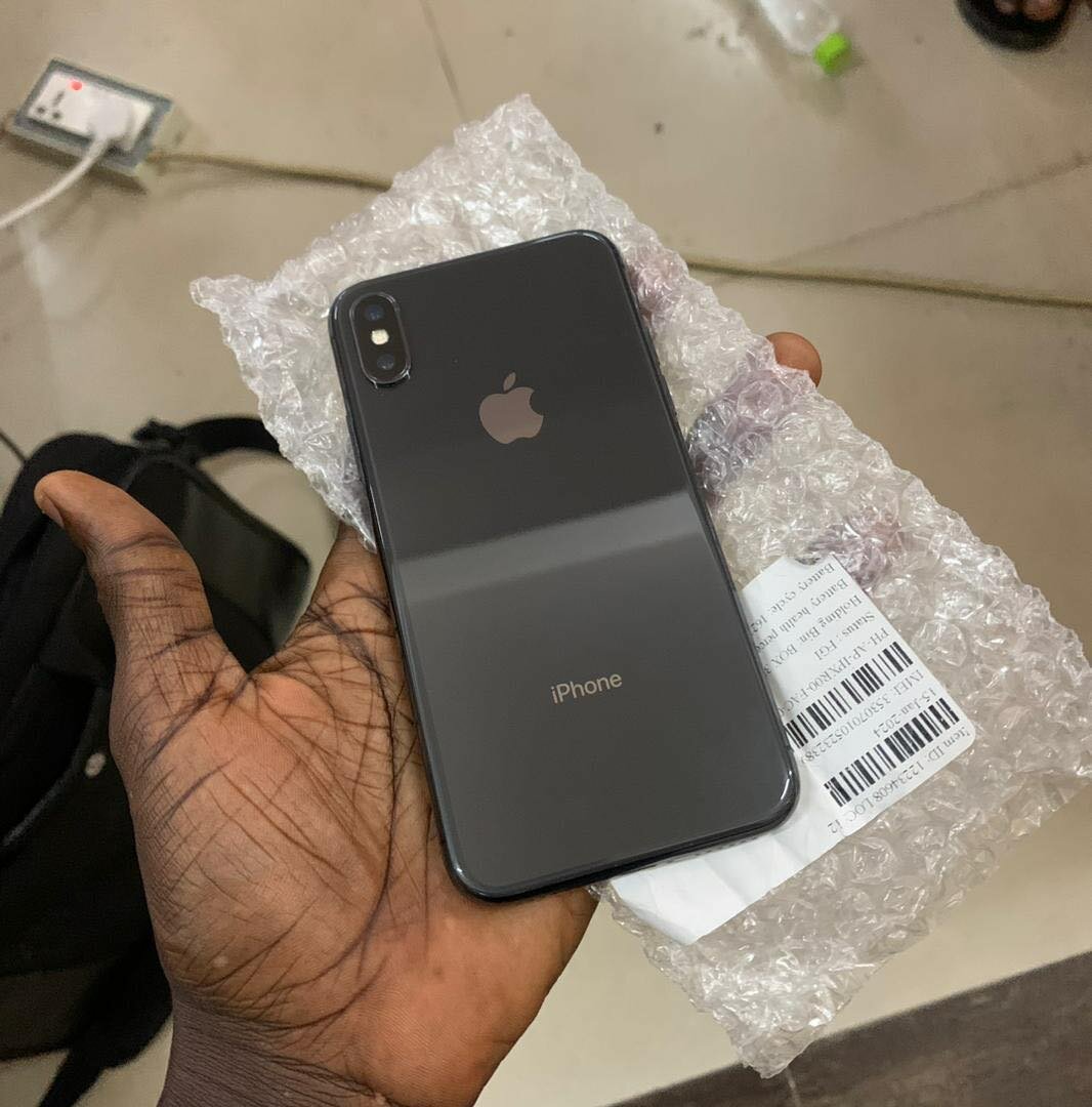 iPhone X