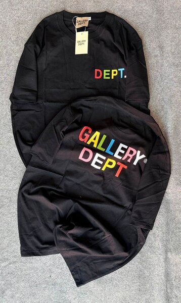 T-shirts unisex Balenciaga