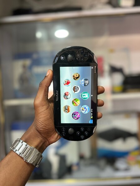 PSVITA SLIM 20JEUX