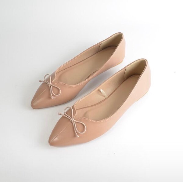 Flat shoes