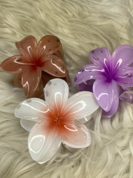 Barrette en forme de fleurs