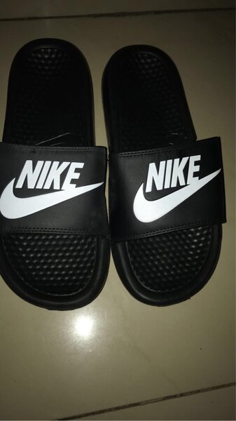Claquettes NiKE