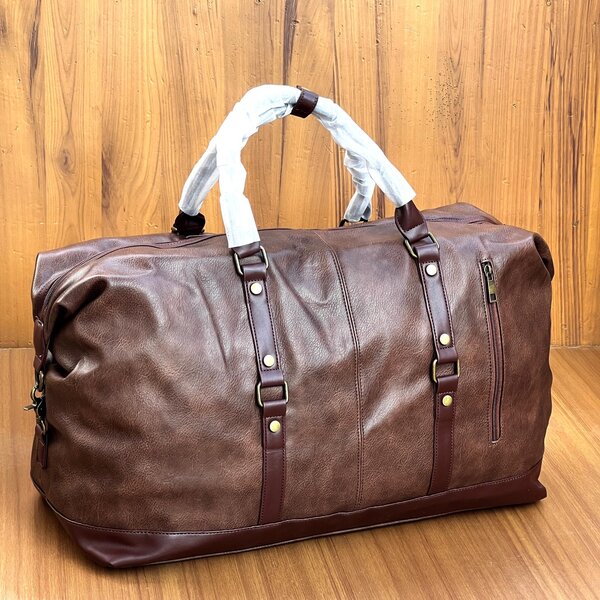 TRAVELLING BAG