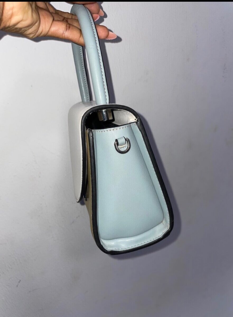 Hand bag