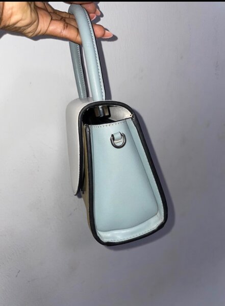 Hand bag