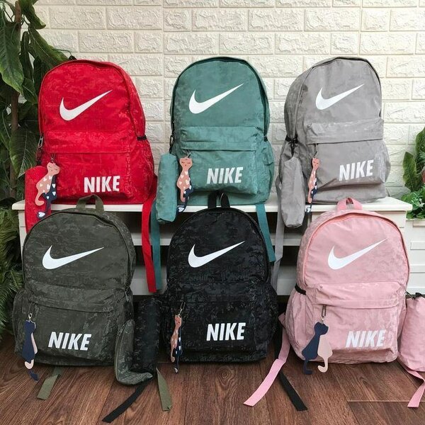 Sacs à dos Nike sportifs tendance