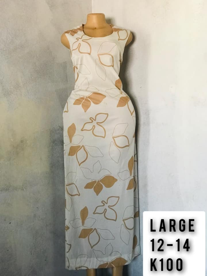 Robe blanc beige