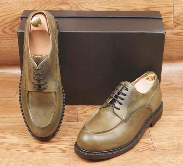 Chaussures habillées en cuir élégantes