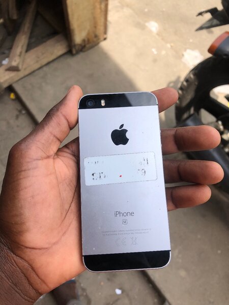 iPhone SE
