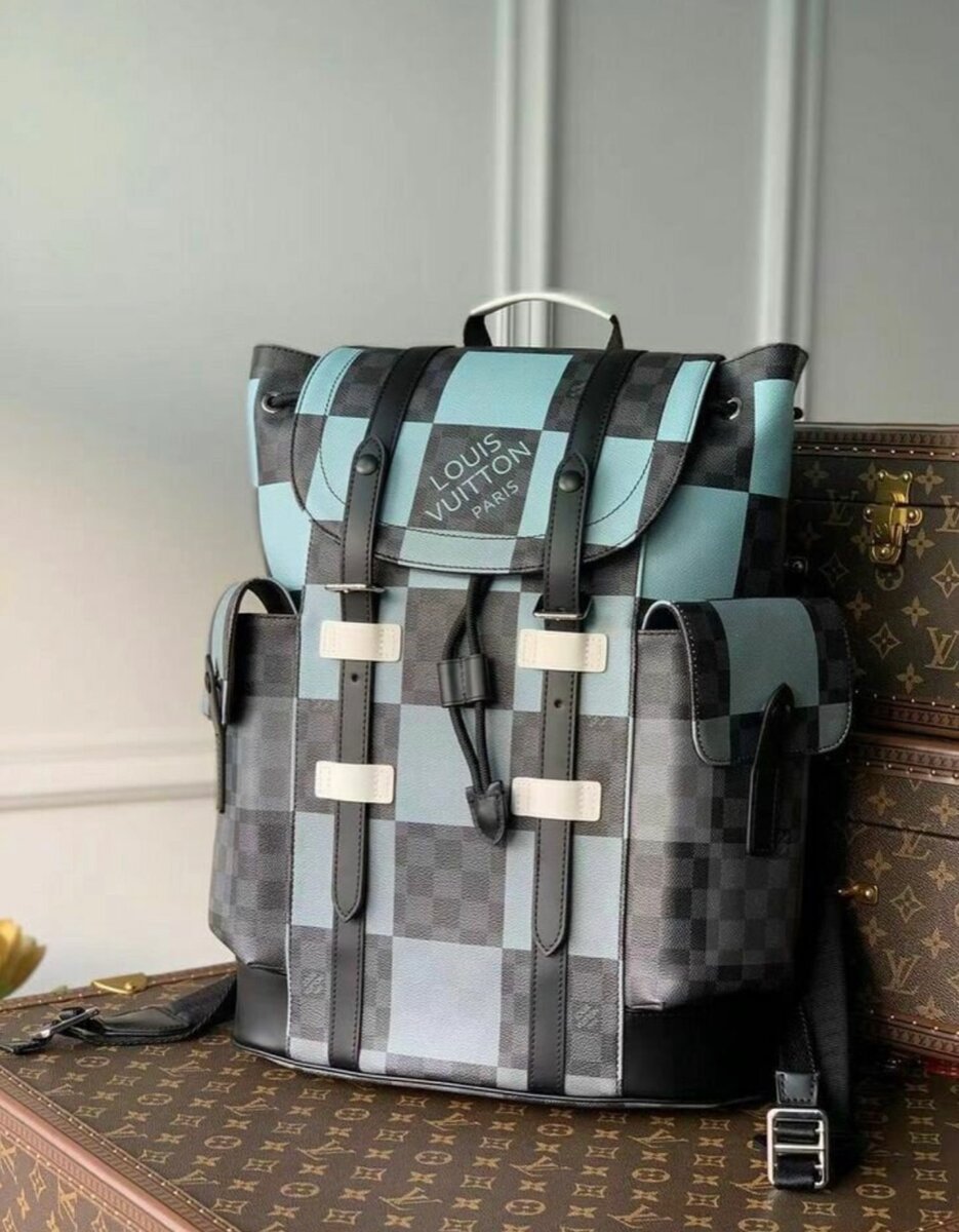LUIS VUITTON CHRISTOPHER