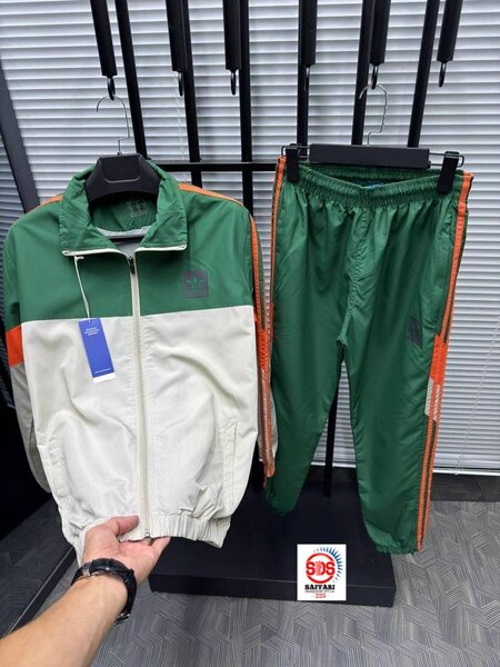 Ensemble de survêtement vert