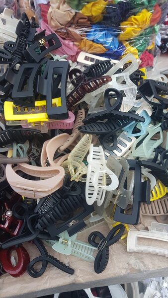 Claw clips