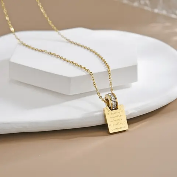 Collier lettre d'amour
