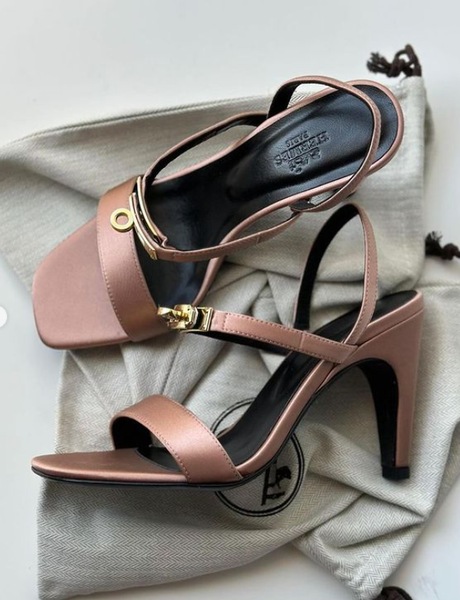 beige shoes