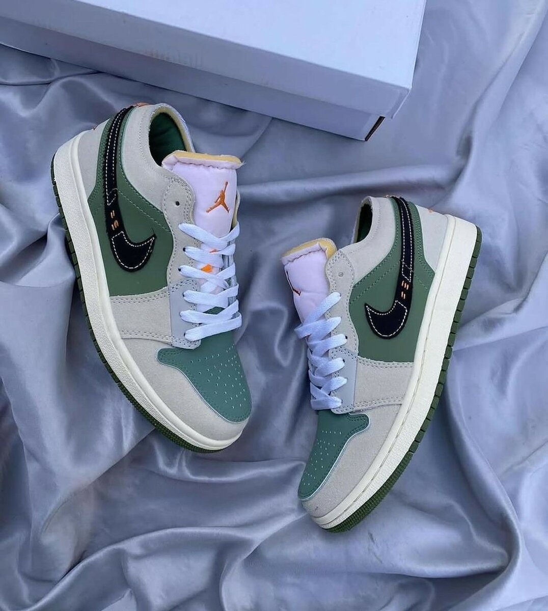 AIR JORDAN 1 LOW